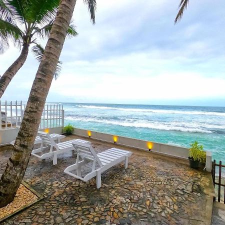 Asa Bay Beach Resort 陶尔佩 外观 照片