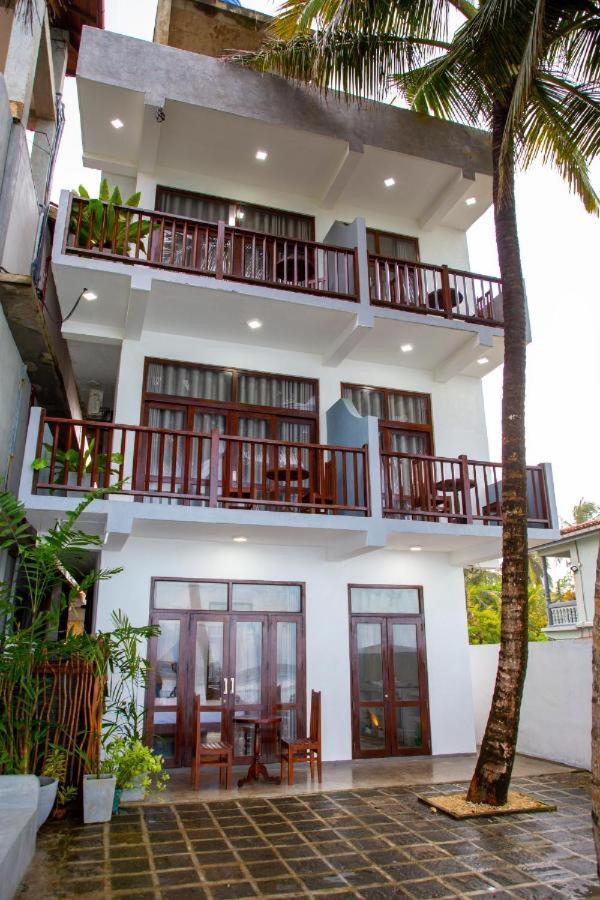 Asa Bay Beach Resort 陶尔佩 外观 照片
