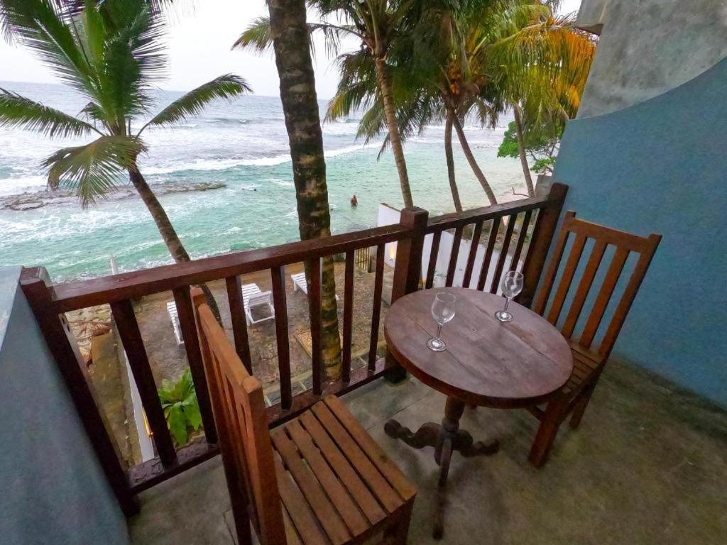 Asa Bay Beach Resort 陶尔佩 外观 照片
