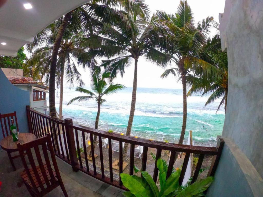 Asa Bay Beach Resort 陶尔佩 外观 照片